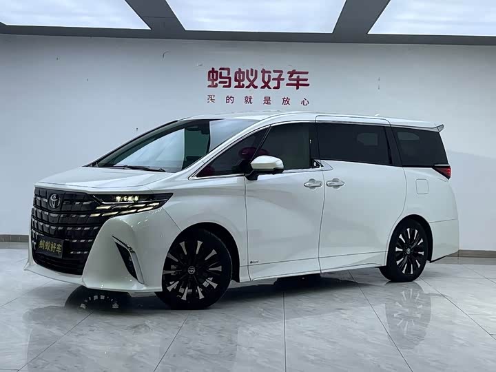 Фото 1 - Toyota Alphard