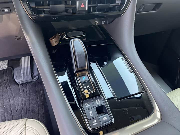 Фото 15 - Toyota Alphard