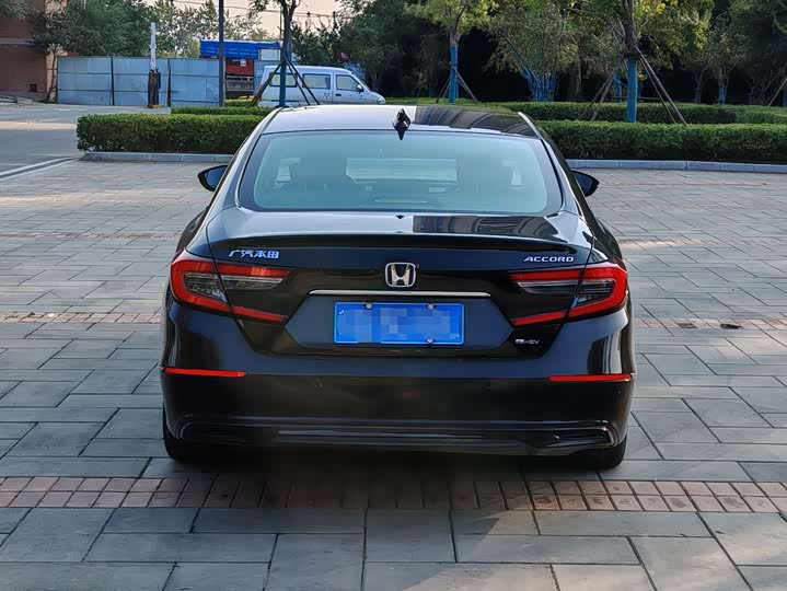 Фото 5 - Honda Accord