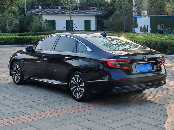 Фото 6 - Honda Accord