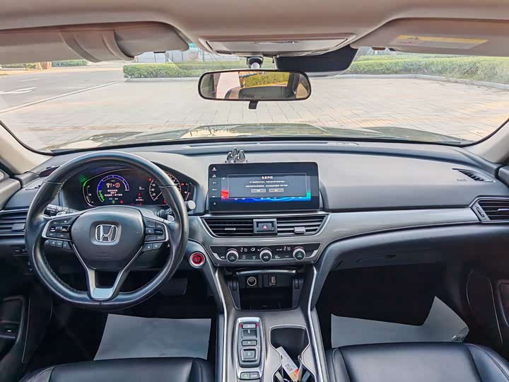 Фото 8 - Honda Accord