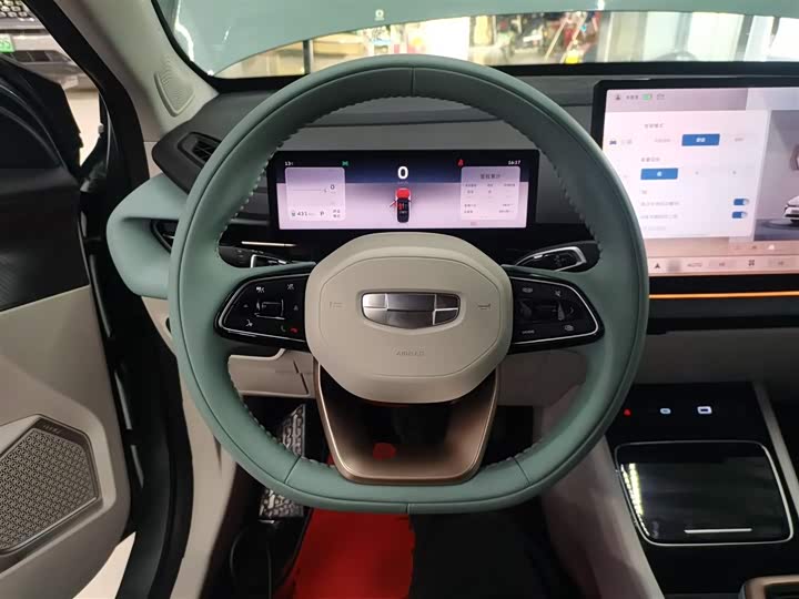 Фото 11 - Geely Geometry G6