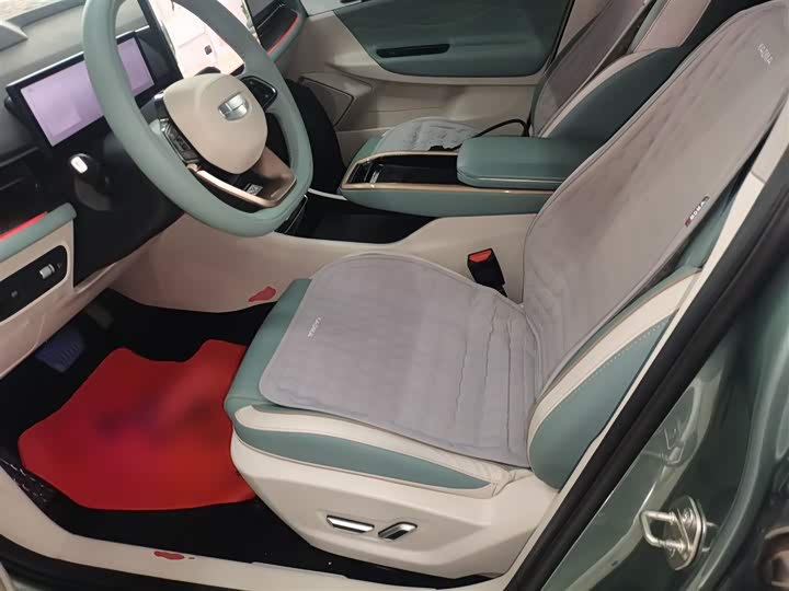 Фото 15 - Geely Geometry G6