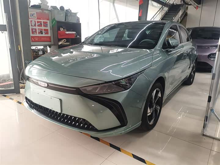 Фото 2 - Geely Geometry G6