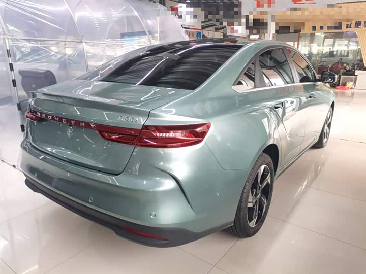 Фото 7 - Geely Geometry G6