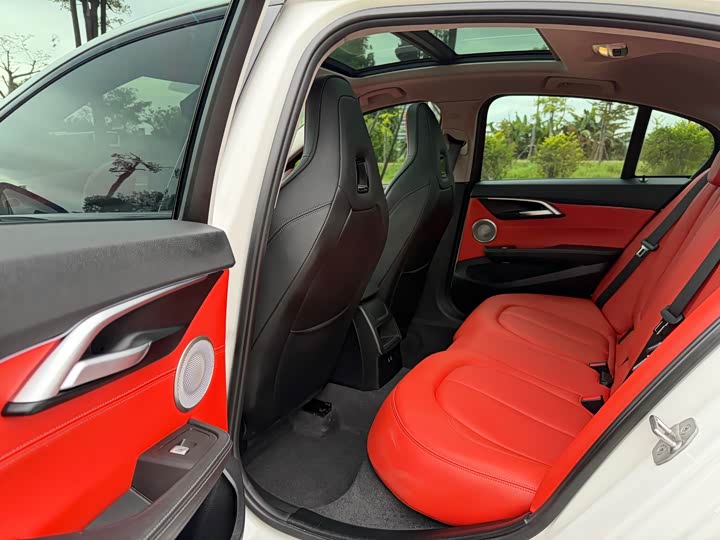 Фото 13 - BMW 1 Series