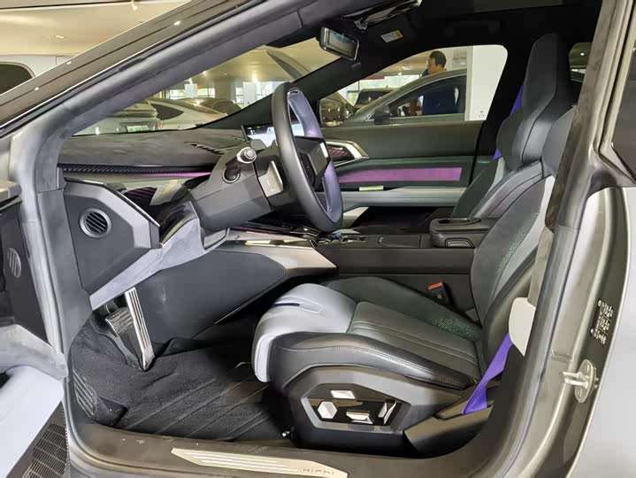 Фото 5 - HiPhi Z