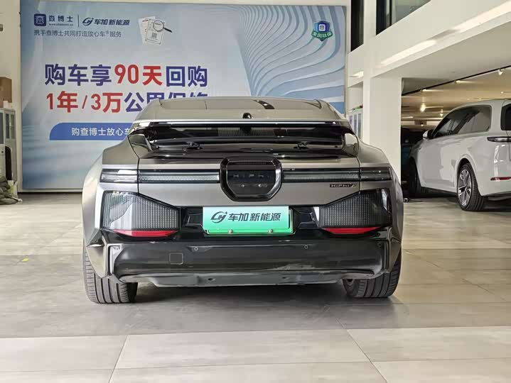 Фото 8 - HiPhi Z