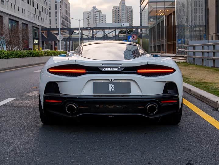 Фото 11 - McLaren GT