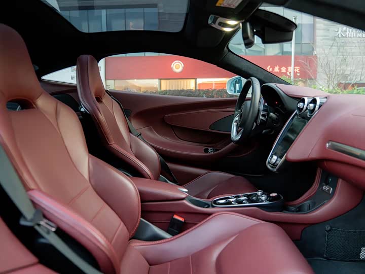 Фото 13 - McLaren GT