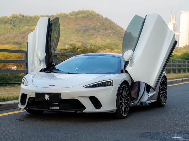 Фото 4 - McLaren GT