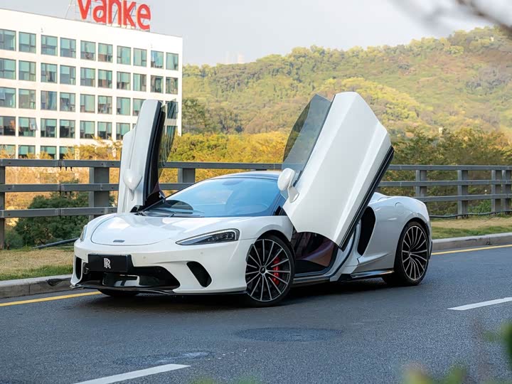 Фото 7 - McLaren GT