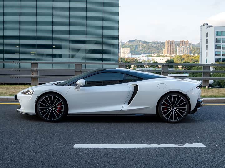 Фото 8 - McLaren GT