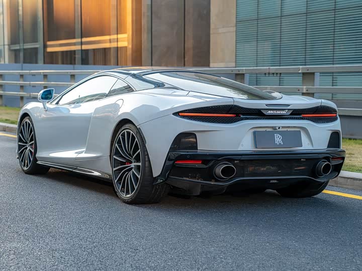 Фото 9 - McLaren GT