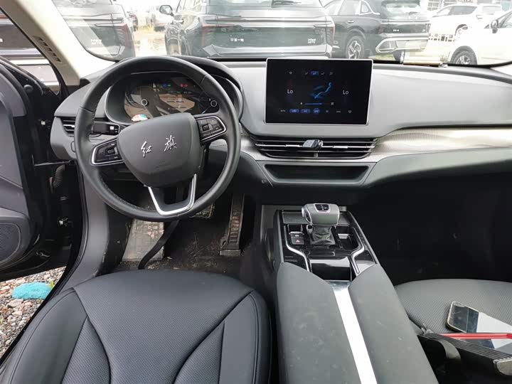 Фото 10 - Hongqi E-QM5