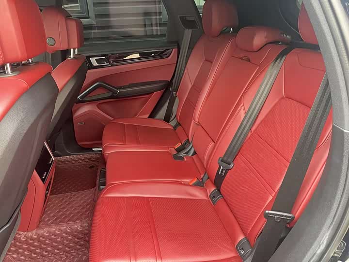 Фото 11 - Porsche Cayenne