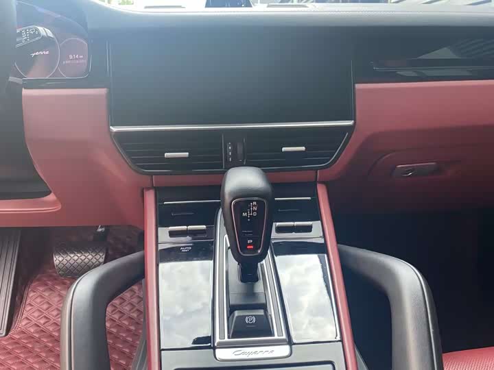 Фото 14 - Porsche Cayenne