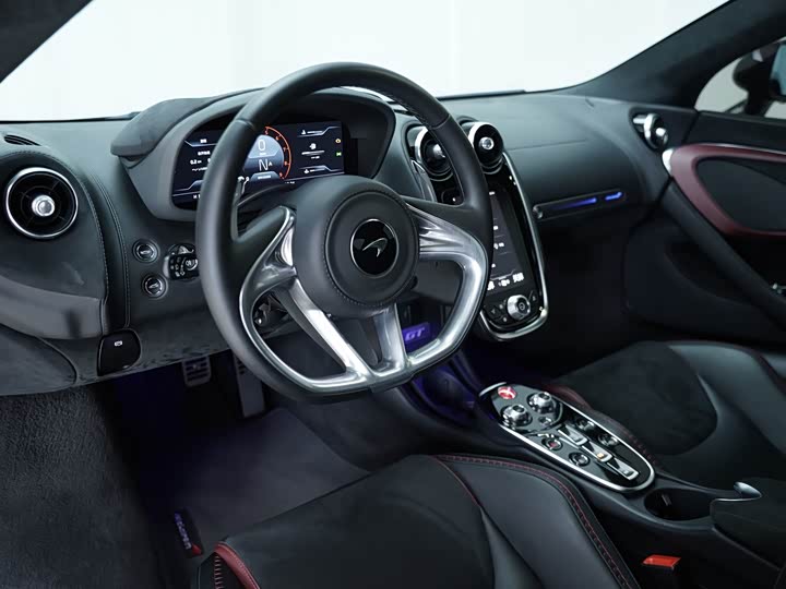 Фото 4 - McLaren GT