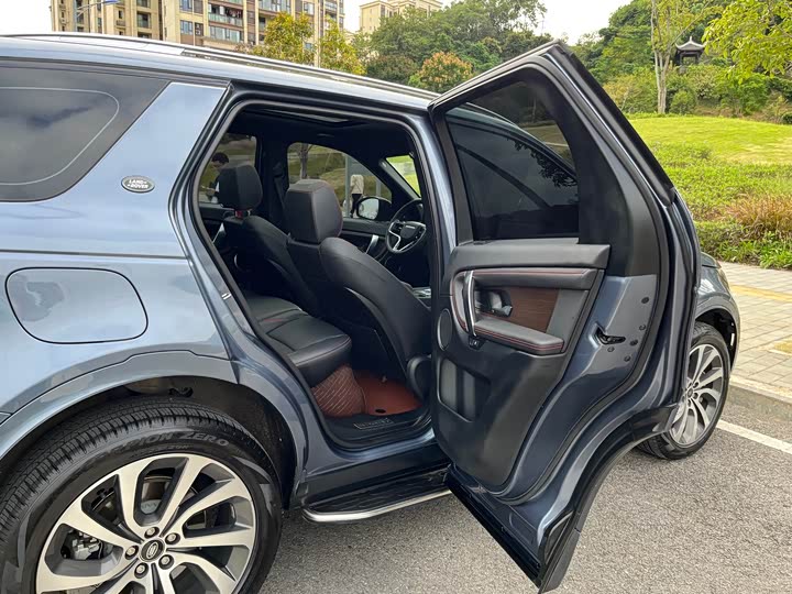 Фото 27 - Land Rover Discovery Sport