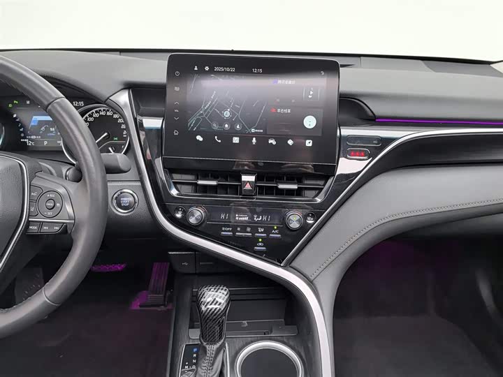 Фото 12 - Toyota Camry