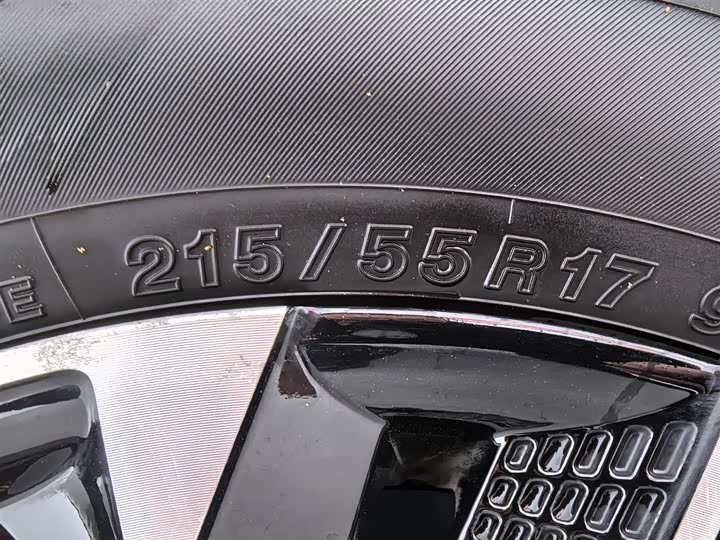 Фото 24 - Toyota Camry