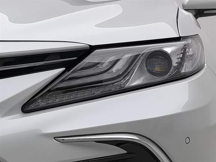 Фото 7 - Toyota Camry