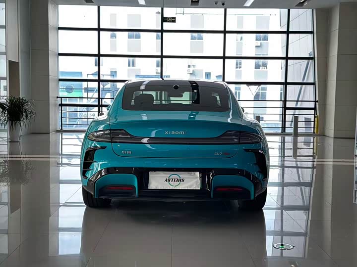 Фото 10 - Xiaomi SU7