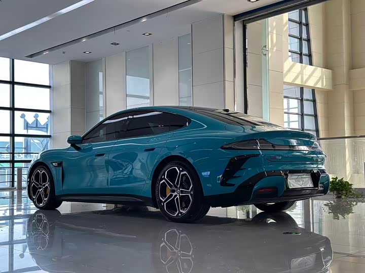 Фото 23 - Xiaomi SU7