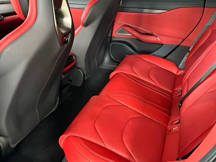 Фото 5 - Xiaomi SU7