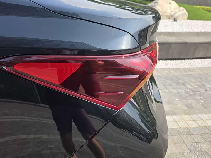 Фото 10 - Toyota Avalon