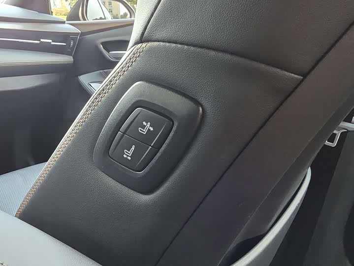 Фото 20 - Toyota Avalon