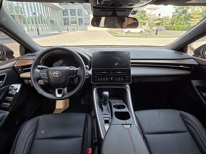Фото 23 - Toyota Avalon