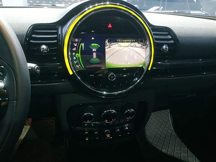 Фото 13 - Mini Clubman