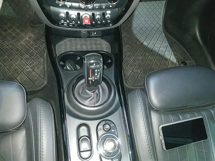 Фото 14 - Mini Clubman