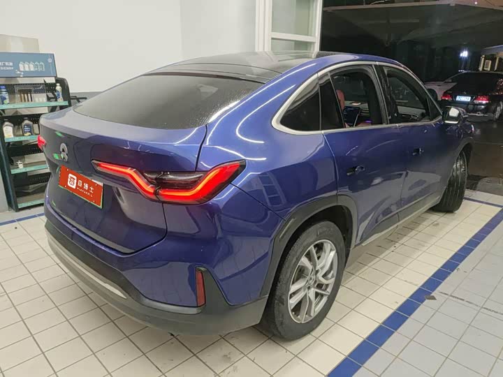 Фото 2 - Nio EC6