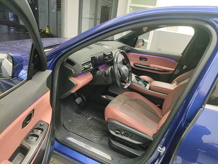 Фото 3 - Nio EC6