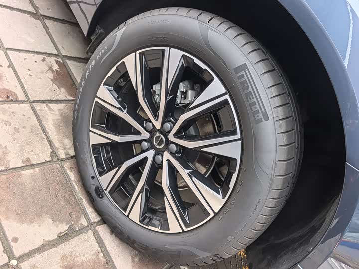 Фото 21 - Volvo XC60