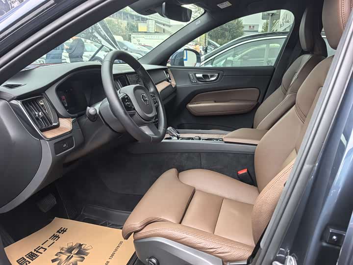 Фото 6 - Volvo XC60