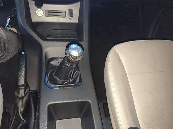 Фото 14 - Dongfeng Forthing Lingzhi M5