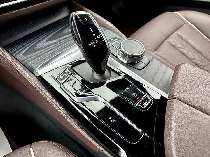 Фото 14 - BMW 5 Series