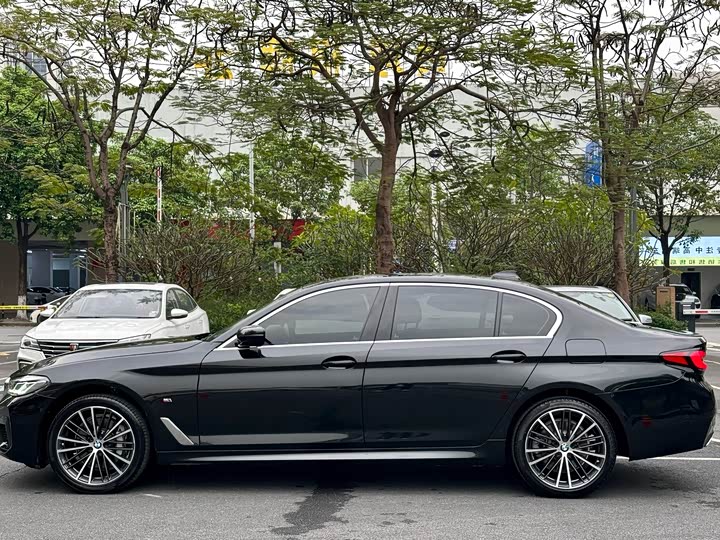 Фото 2 - BMW 5 Series