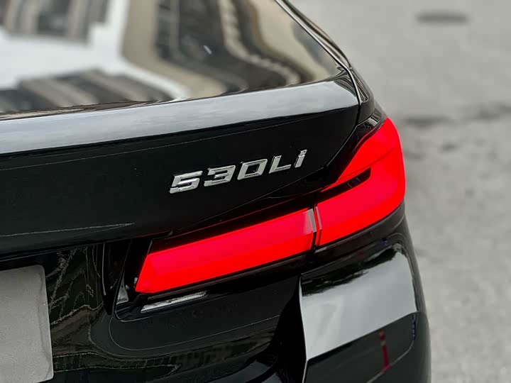 Фото 24 - BMW 5 Series