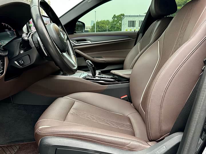 Фото 8 - BMW 5 Series