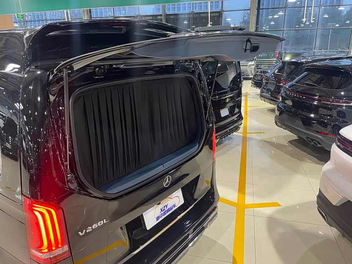 Фото 31 - Mercedes-Benz V-Class