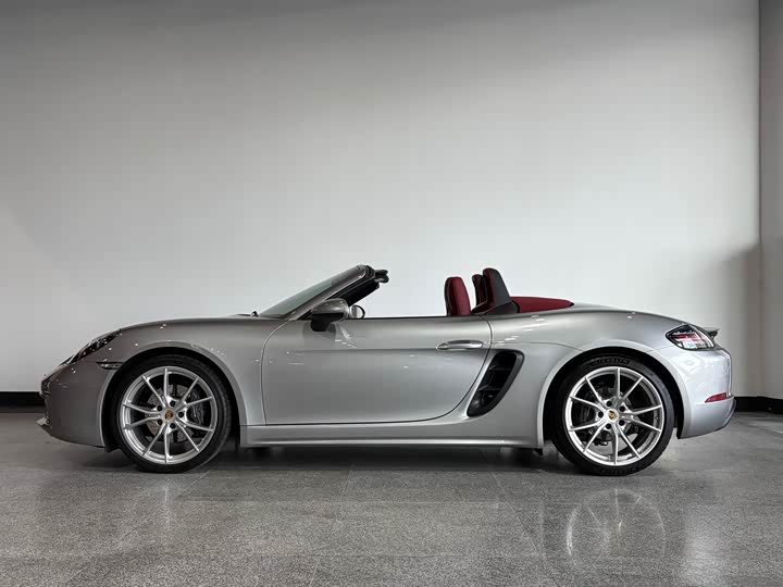 Фото 2 - Porsche 718