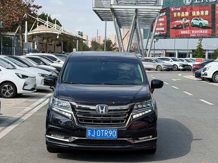 Фото 2 - Honda Elysion