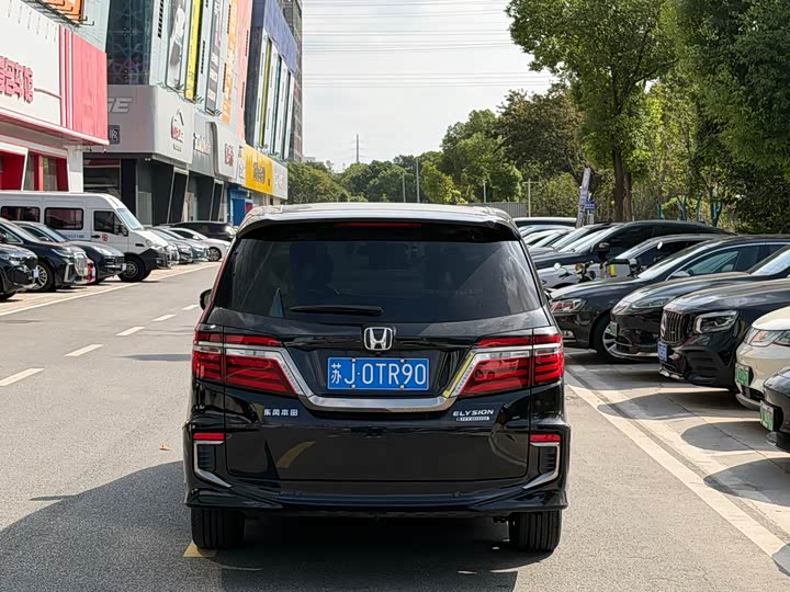 Фото 7 - Honda Elysion