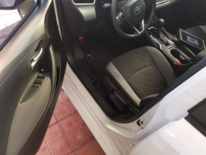 Фото 16 - Toyota Corolla