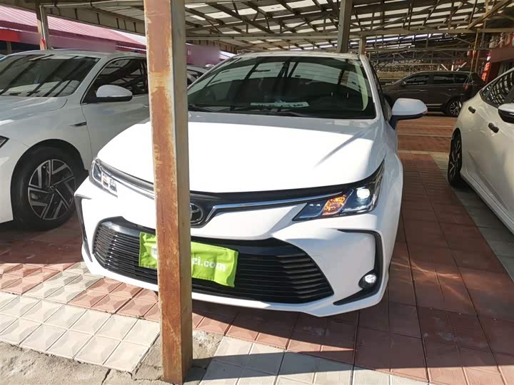 Фото 3 - Toyota Corolla