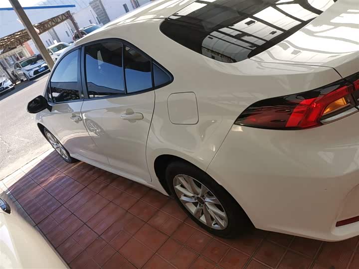 Фото 5 - Toyota Corolla